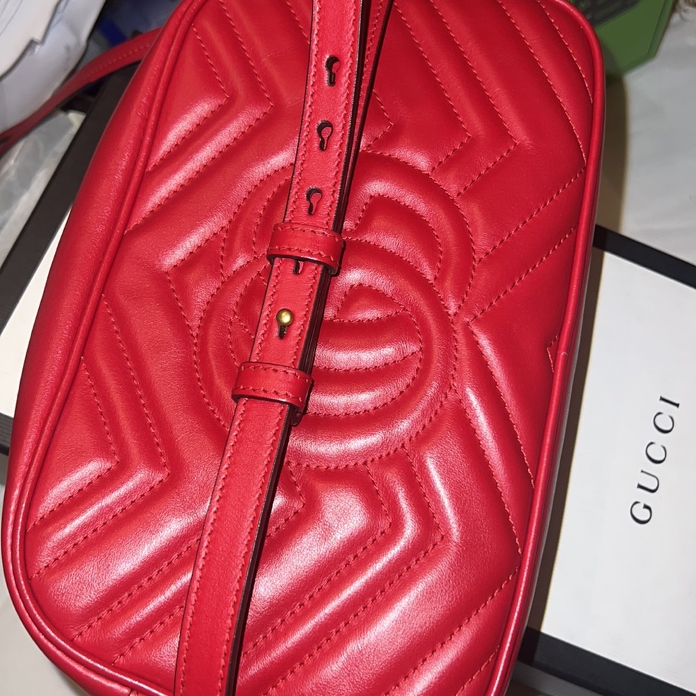 Small Gucci marmont  leather bag - Picture 8 of 12